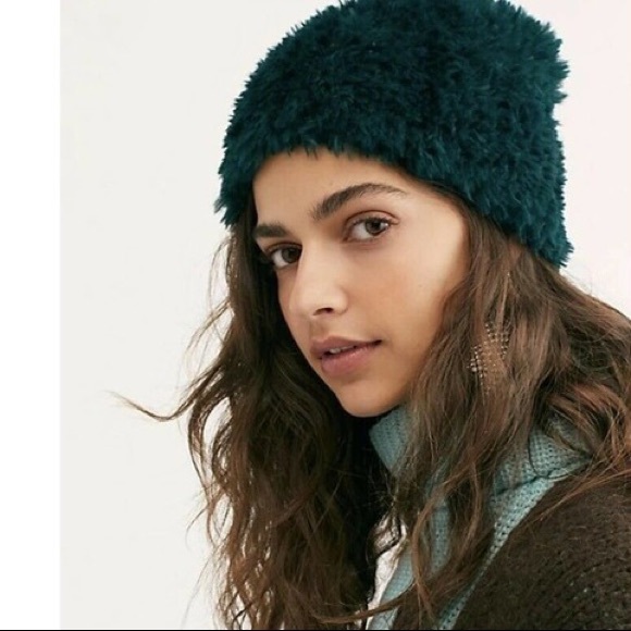NWT Free People Head in the Clouds Fuzzy Beanie